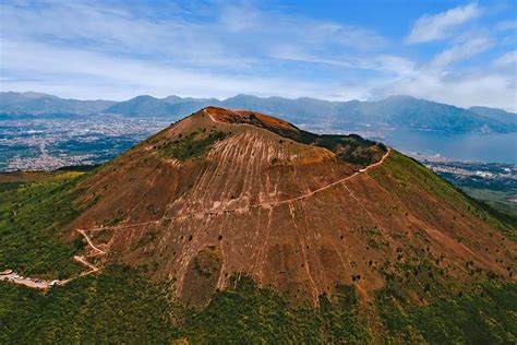 How to Visit Mt Vesuvius: by Car, Bus & Tours (+Useful Info & Tips).